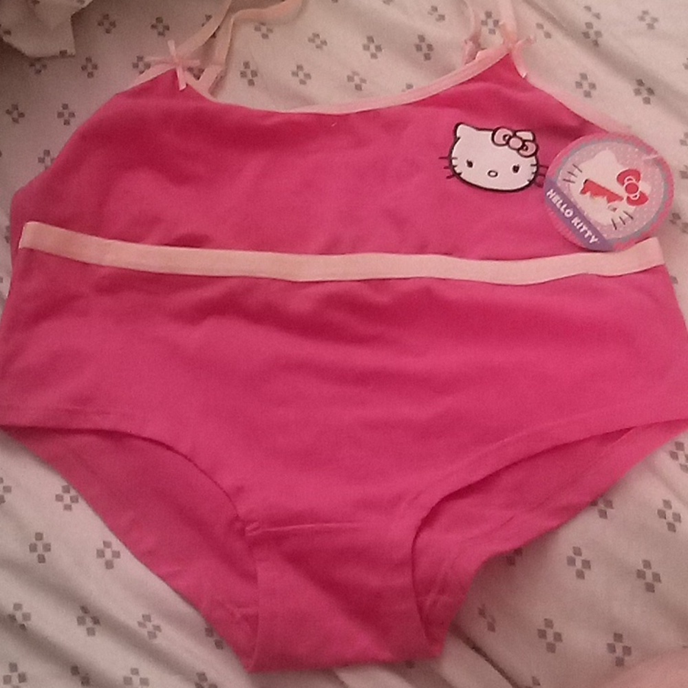 Girls' Sanrio Hello Kitty Crop and girl leg panty set size XL
